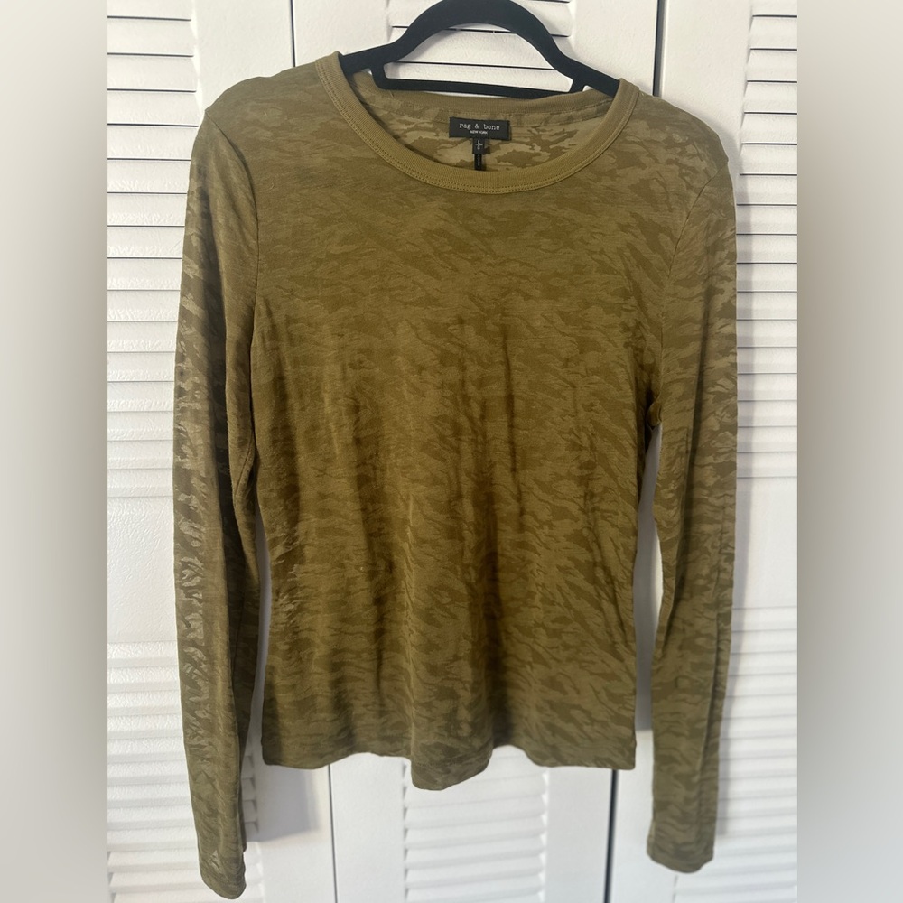 rag & bone Valencia Camo Top in green